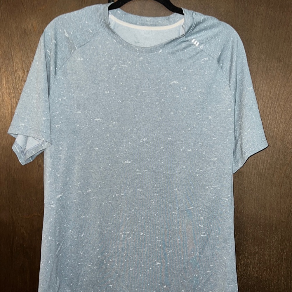 Lululemon short sleeve shirt